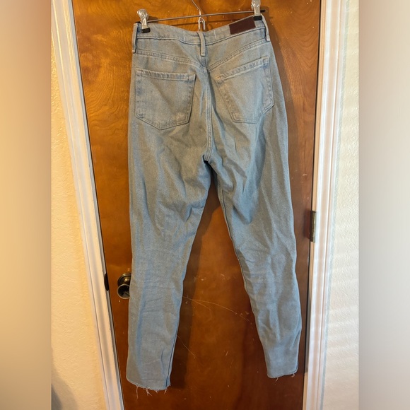 Hollister Ultra High Rise Mom Jeans 0L / 24 Light Wash - Picture 2 of 6